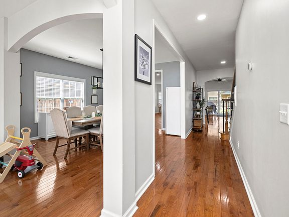 4th image of 3635 Galloway Ln