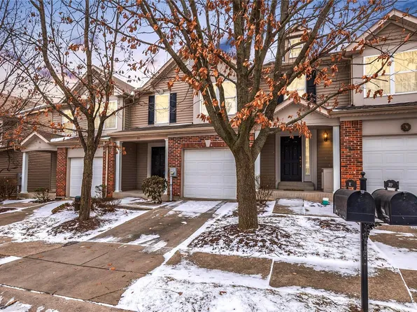 301 Montclair Tower Dr, Saint Charles, MO 63303
