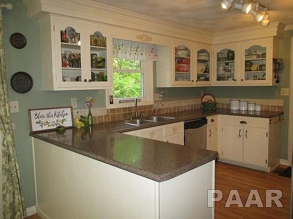 3rd image of 608 N Lakeshore Dr