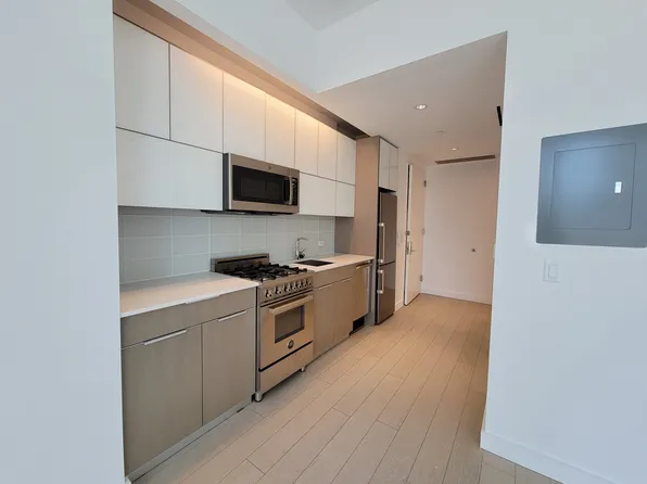 242 West 53rd Street image 16 of 16