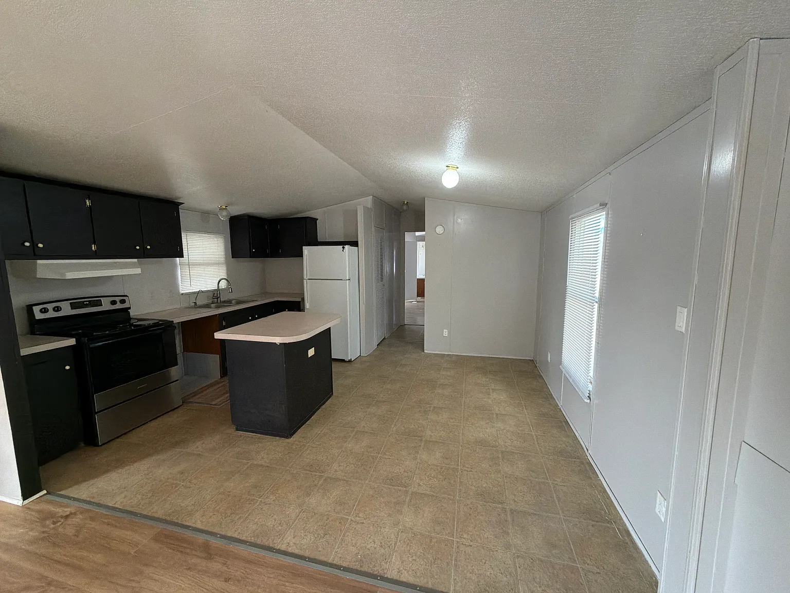 3 bed, $1,600 — Photo 4