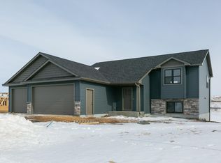 457 Gopher Ct, New Richmond, WI 54017