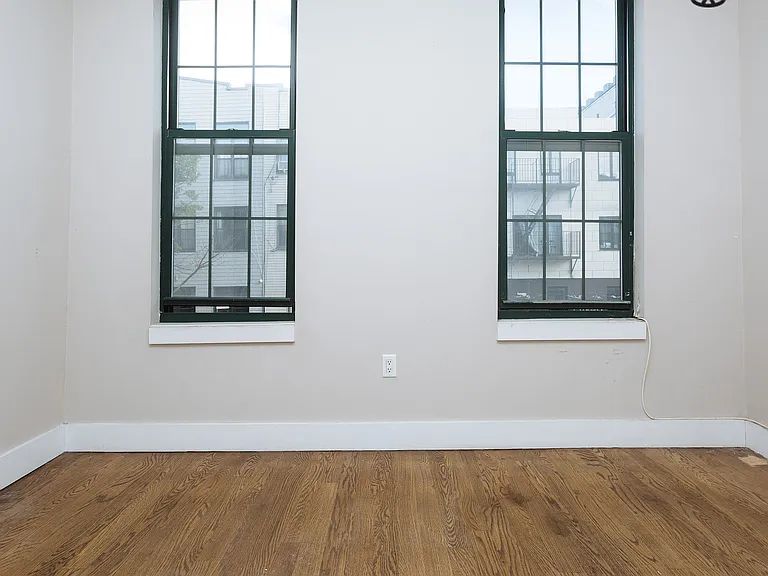 11 Locust St #2L — Photo 10