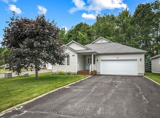 136 Hedgewood Ln, Gravenhurst, ON P1P 1Z4