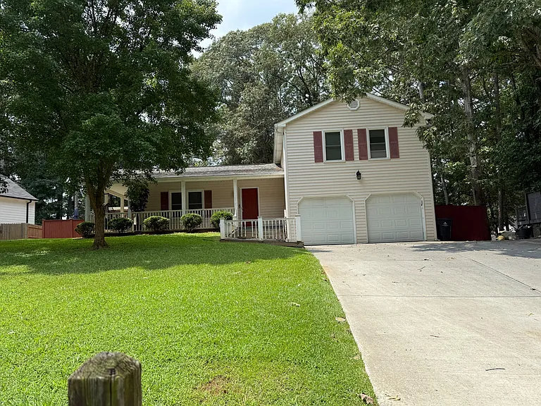 Sheringham Dr — Photo 3