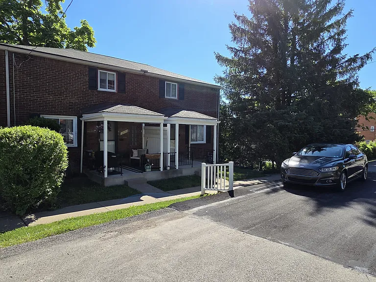 1113 Wareman Ave — Photo 2