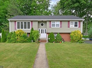 524 Forest Ave, Paramus, NJ 07652