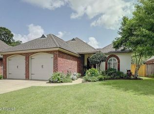 27 Oakthorn Ct, Youngsville, LA 70592