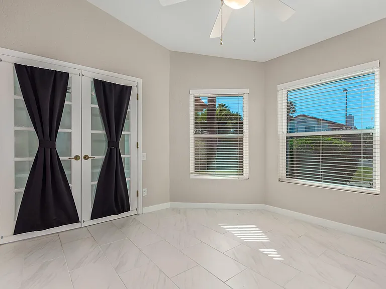 9138 E Davenport Dr — Photo 30