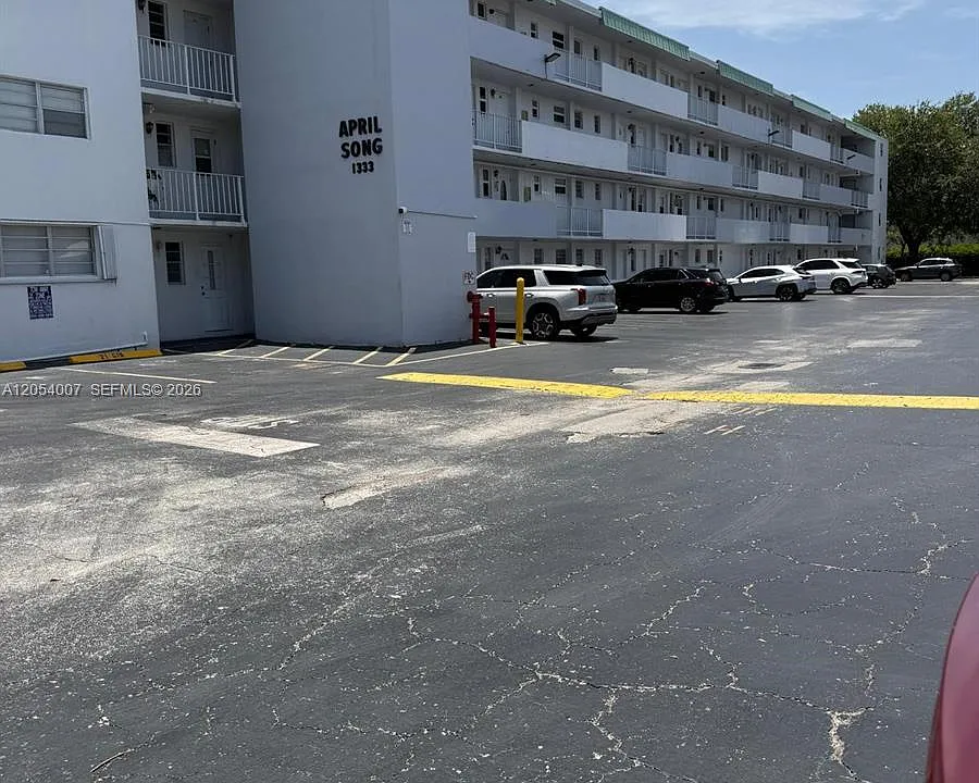 1333 E Hallandale Beach Blvd #115