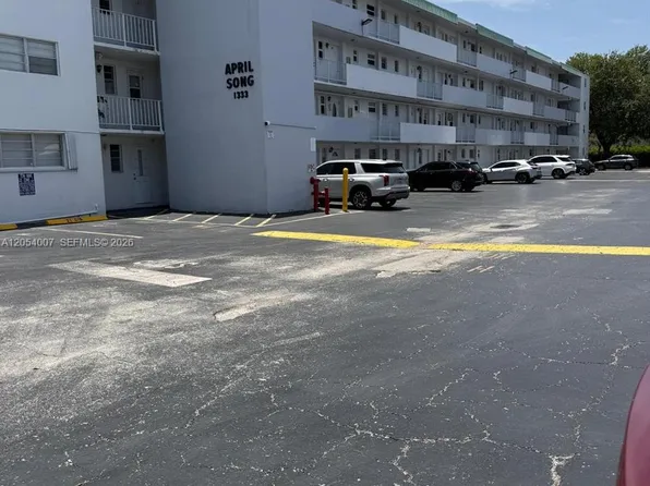 1333 E Hallandale Beach Blvd APT 115, Hallandale, FL 33009