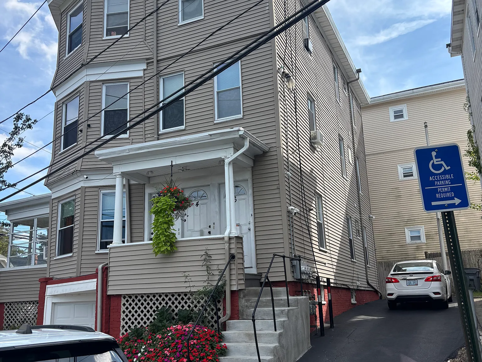 2 bed, 1100 sqft, $1,700 — Photo 1