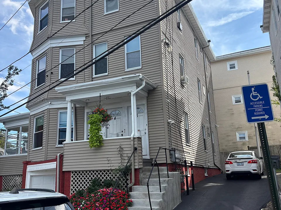 6 Hymer St #3