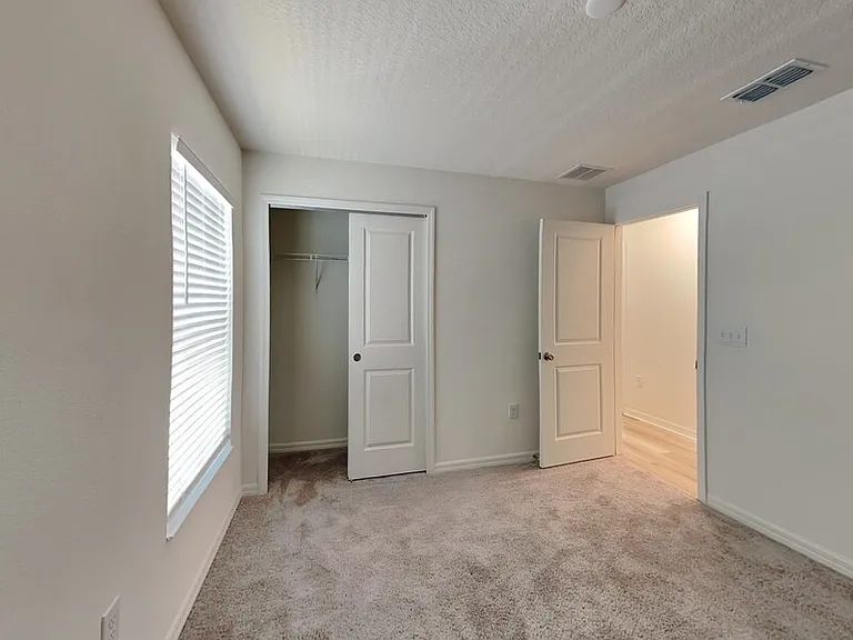 1052 Papaya Cir — Photo 14