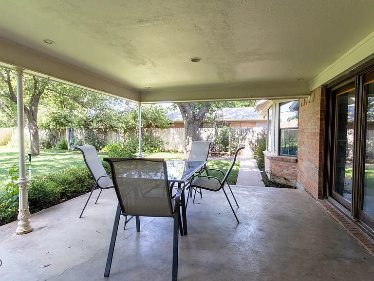 1535 Primrose Dr — Photo 34