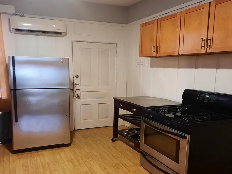 1734 N Sedgwick St — Photo 14