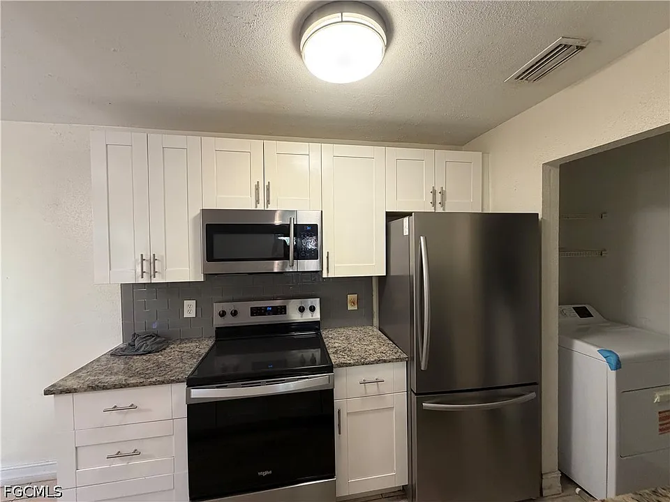 2875 Winkler Ave #506