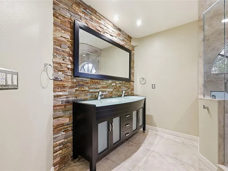 2922 Lake Pineloch Blvd #15-21 — Photo 23