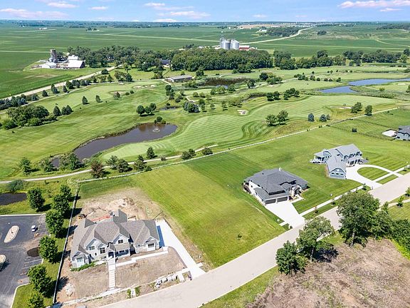3rd image of 7629 Clubhouse Dr