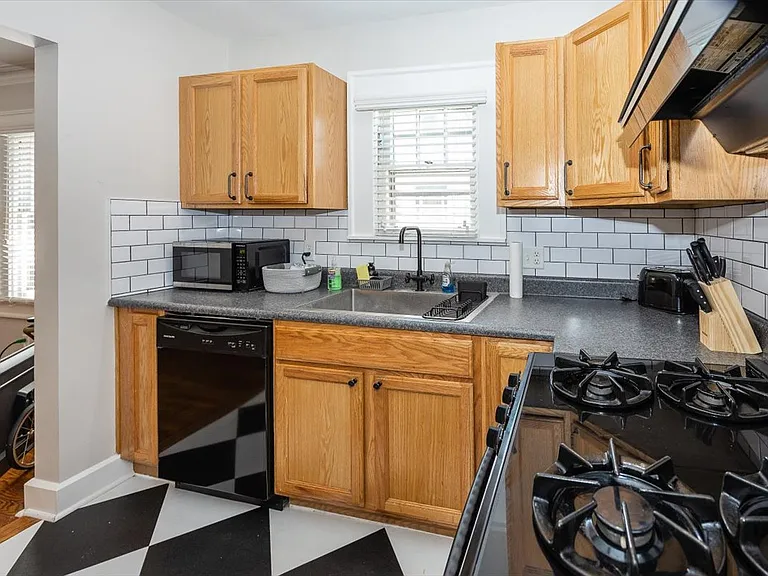6140 Winthrop Ave — Photo 10