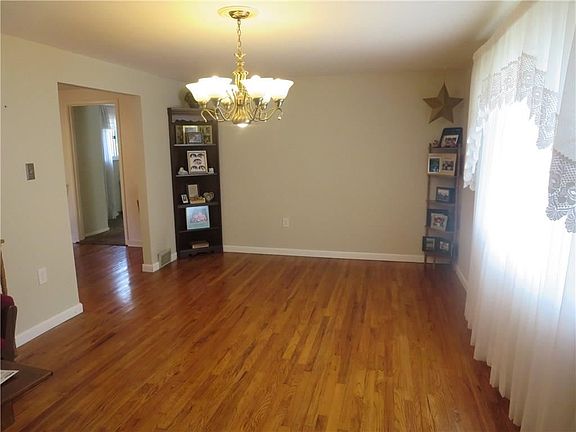 5th image of 5165 Elmwood Dr