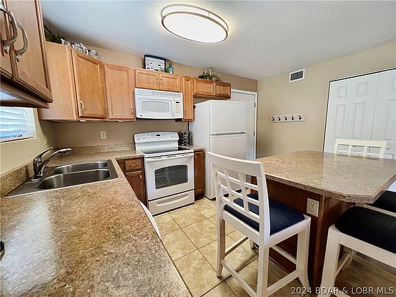 5th image of 123 Southwood Shores Pl #3D