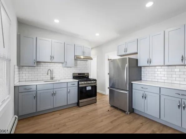 (undisclosed Address), Elizabeth, NJ 07201