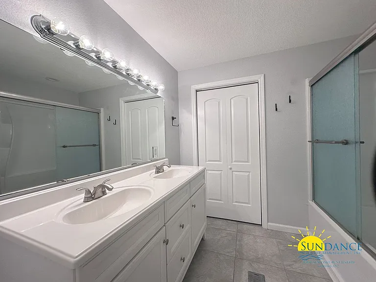 166 Rainbow Dr NW — Photo 8