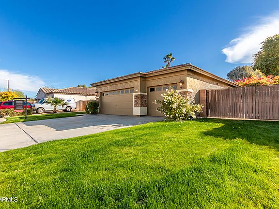 5th image of 2509 E ERIE Court