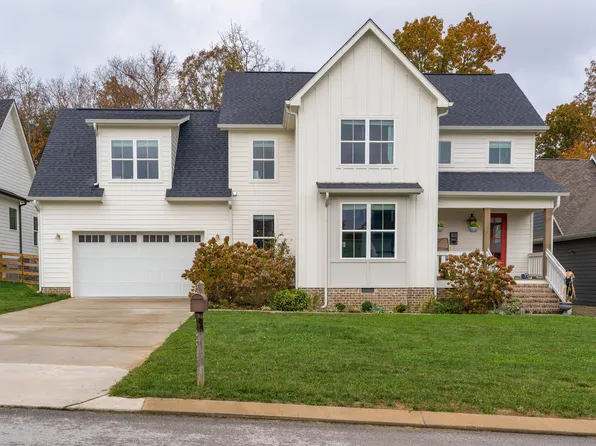 2831 Signal Farms Ln #10, Signal Mountain, TN 37377