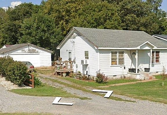 2nd image of 6097 Woodville Rd