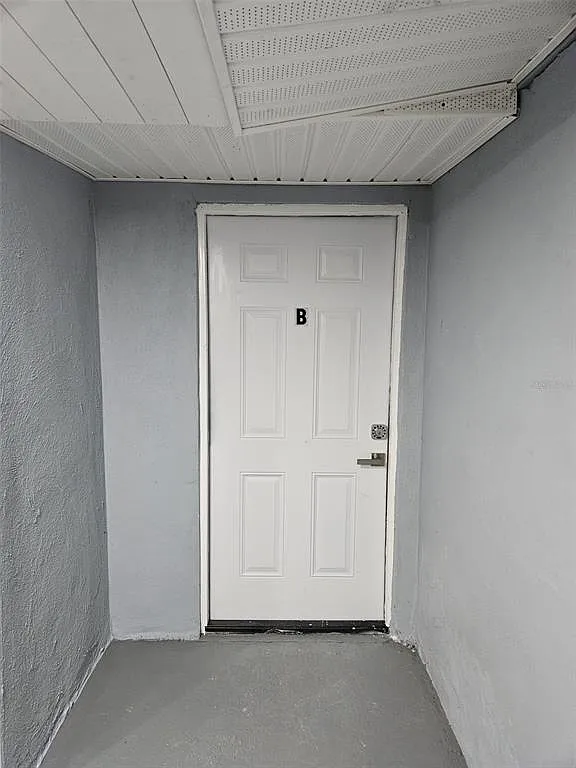 2 bed, 1.0 bath, 900 sqft, $1,950 — Photo 2