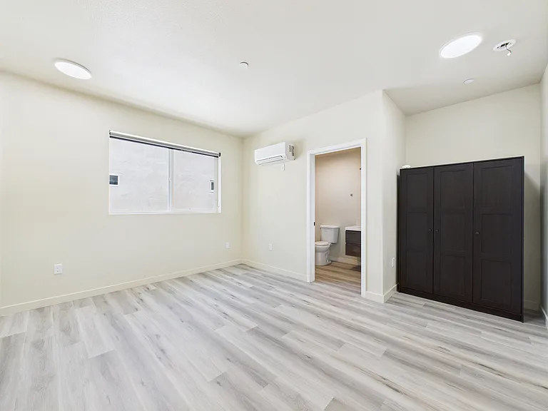 8457 N Langdon Ave — Photo 20