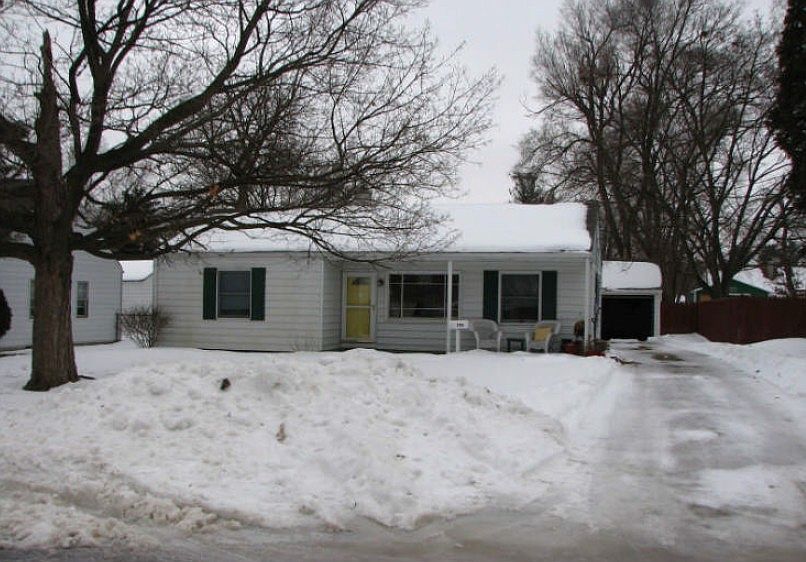 1st image of 1716 Roseland Ave