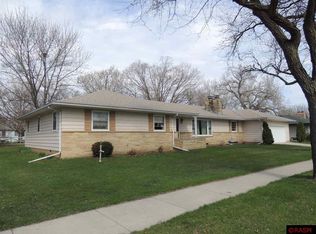 935 Wall St, North Mankato, MN 56003