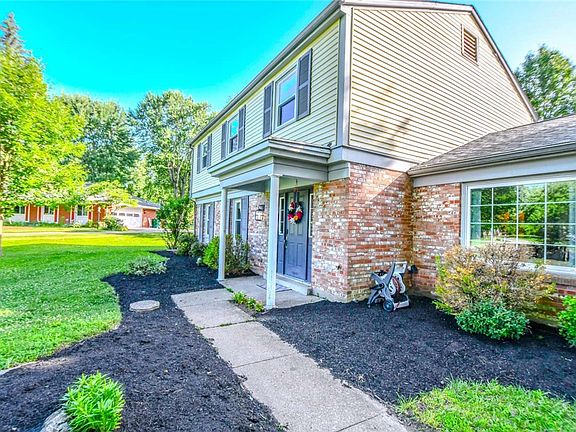 3rd image of 7425 Heatherwood Ct