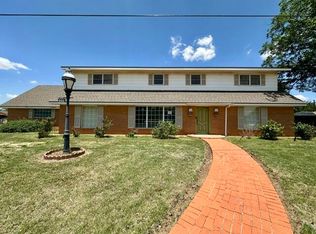 2208 W 13th St, Plainview, TX 79072