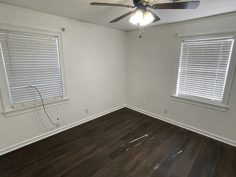 3613 Royal Crest Dr — Photo 11