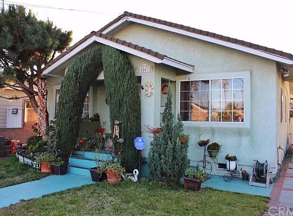 5th image of 1247 N Marine Ave