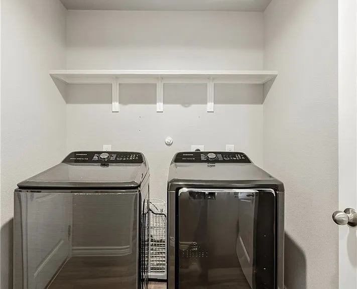 1293 Carnaby St — Photo 9
