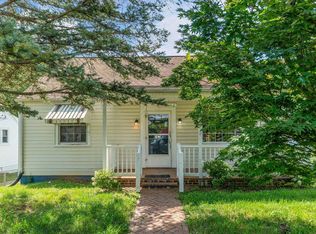 2414 Chesapeake St, Staunton, VA 24401