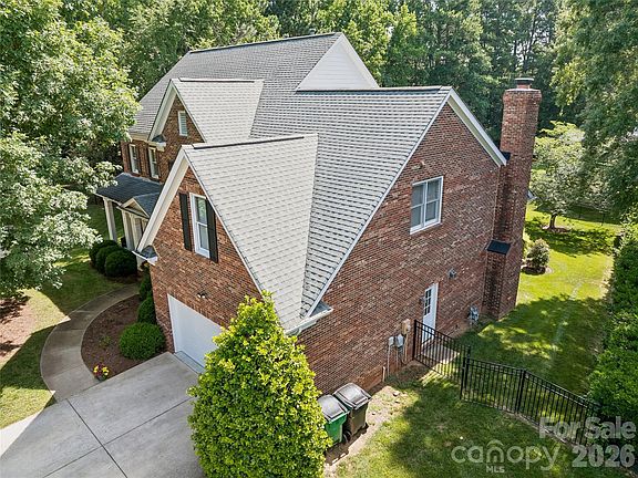 4th image of 9034 Cambridge Green Dr
