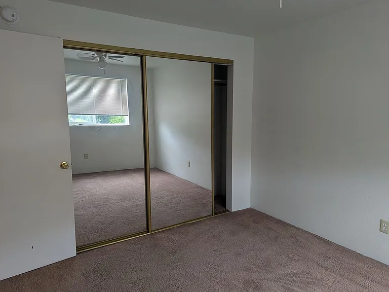 668 NE Johnson St — Photo 7