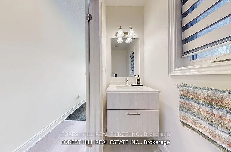 54 Montrose Blvd — Photo 25
