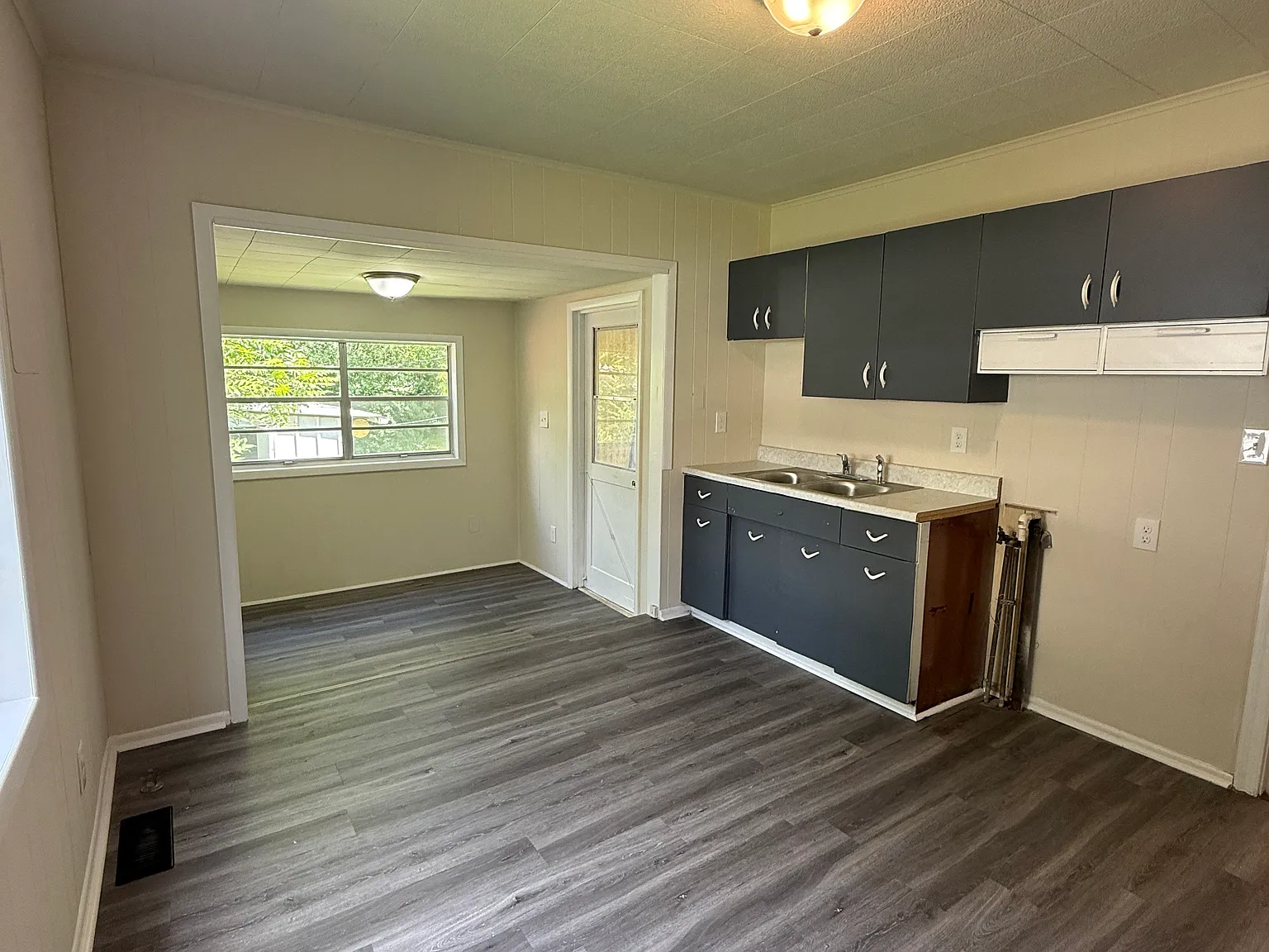 3 bed, 1066 sqft, $1,200 — Photo 3