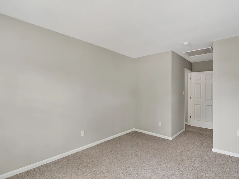 399 Circuit Ln #F — Photo 21
