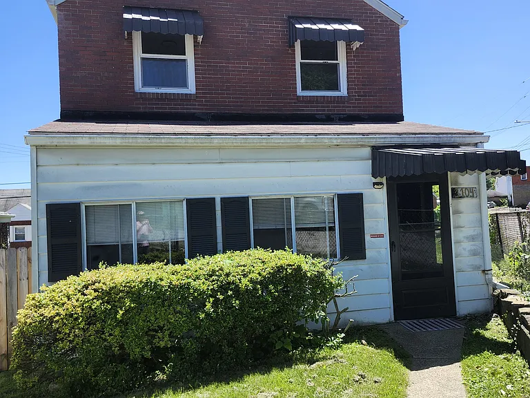 1104 Holmes St — Photo 20