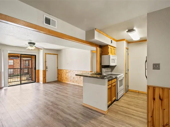 904 University Oaks Blvd APT 90, College Station, TX 77840