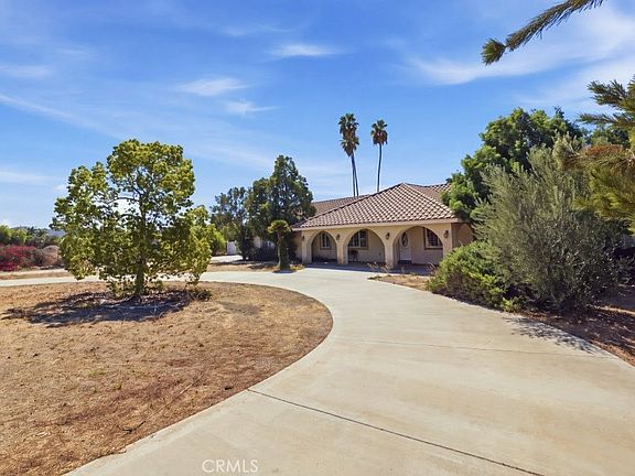 4th image of 18551 Warren Rd
