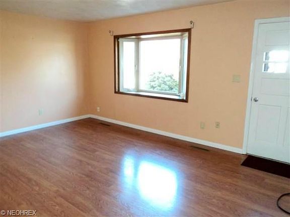 5th image of 38240 Laura Dr
